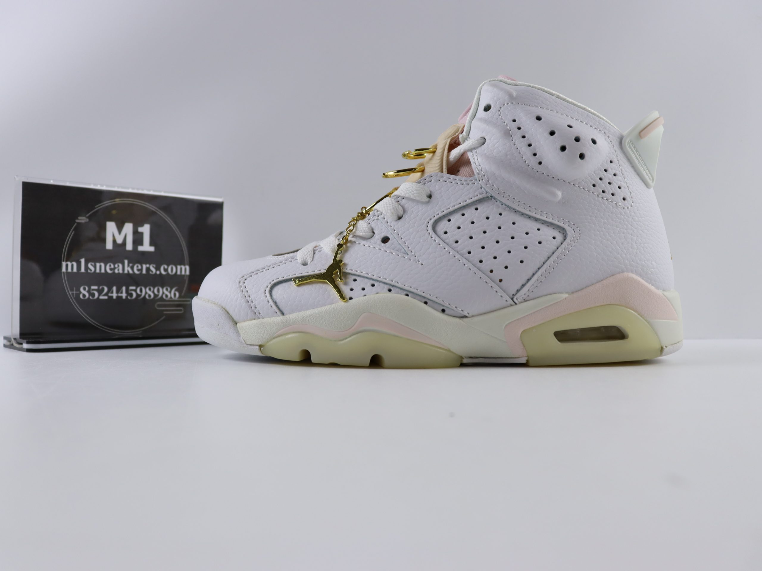 Air Jordan 6 Retro“Gold Hoops”